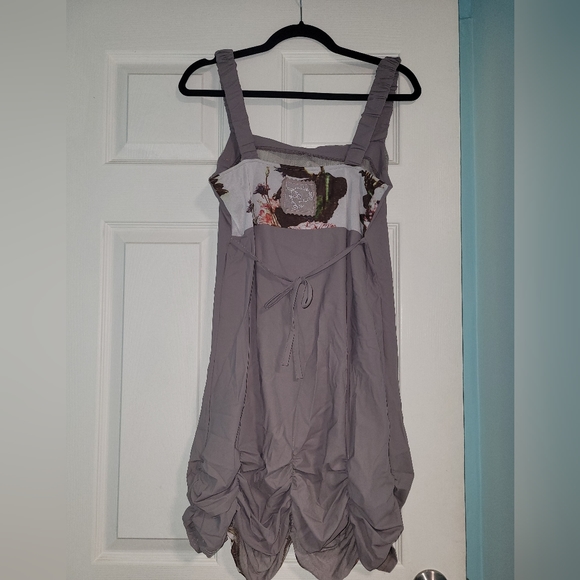 Grey flower dress - Picture 3 of 4